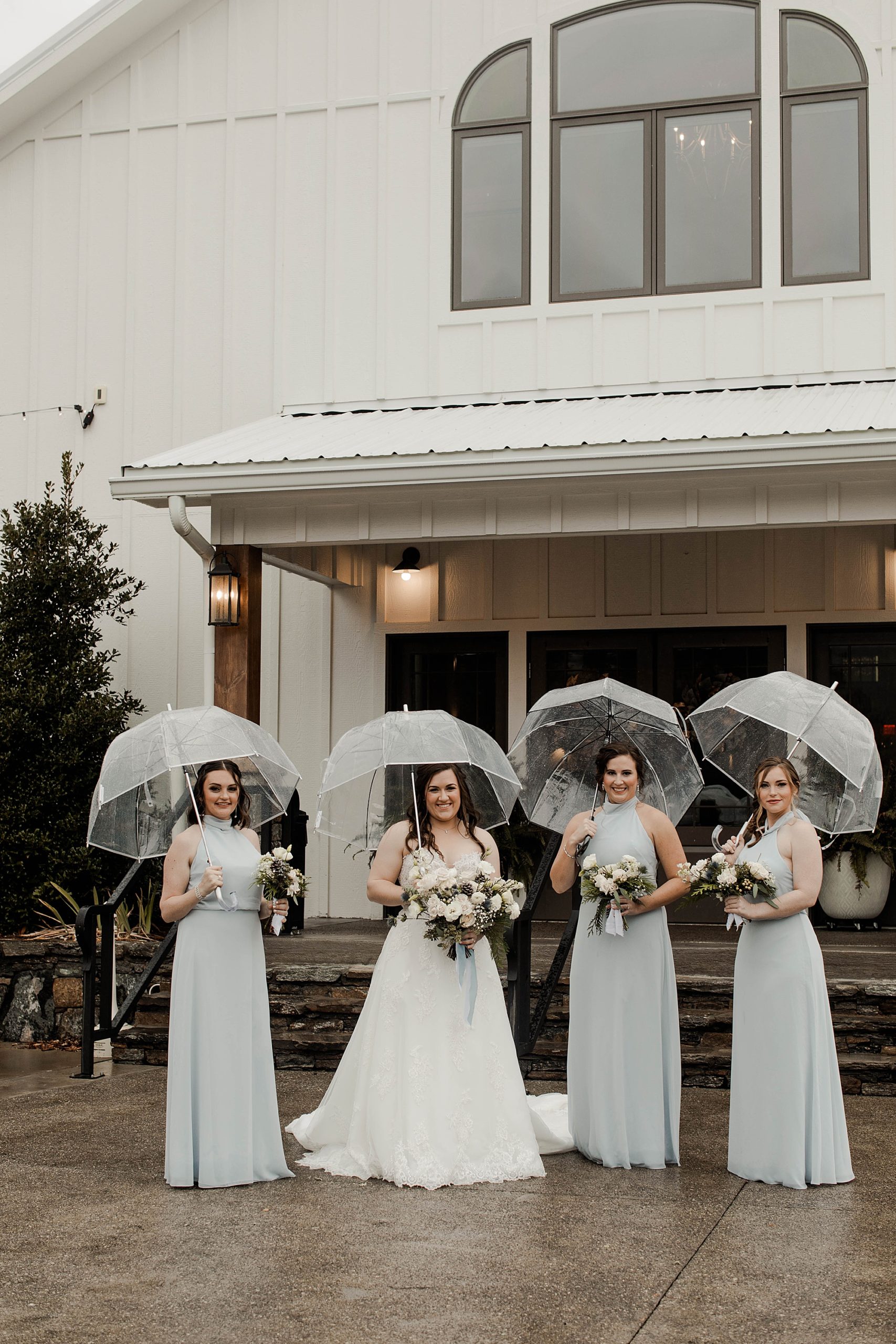 rainy wedding pictures 