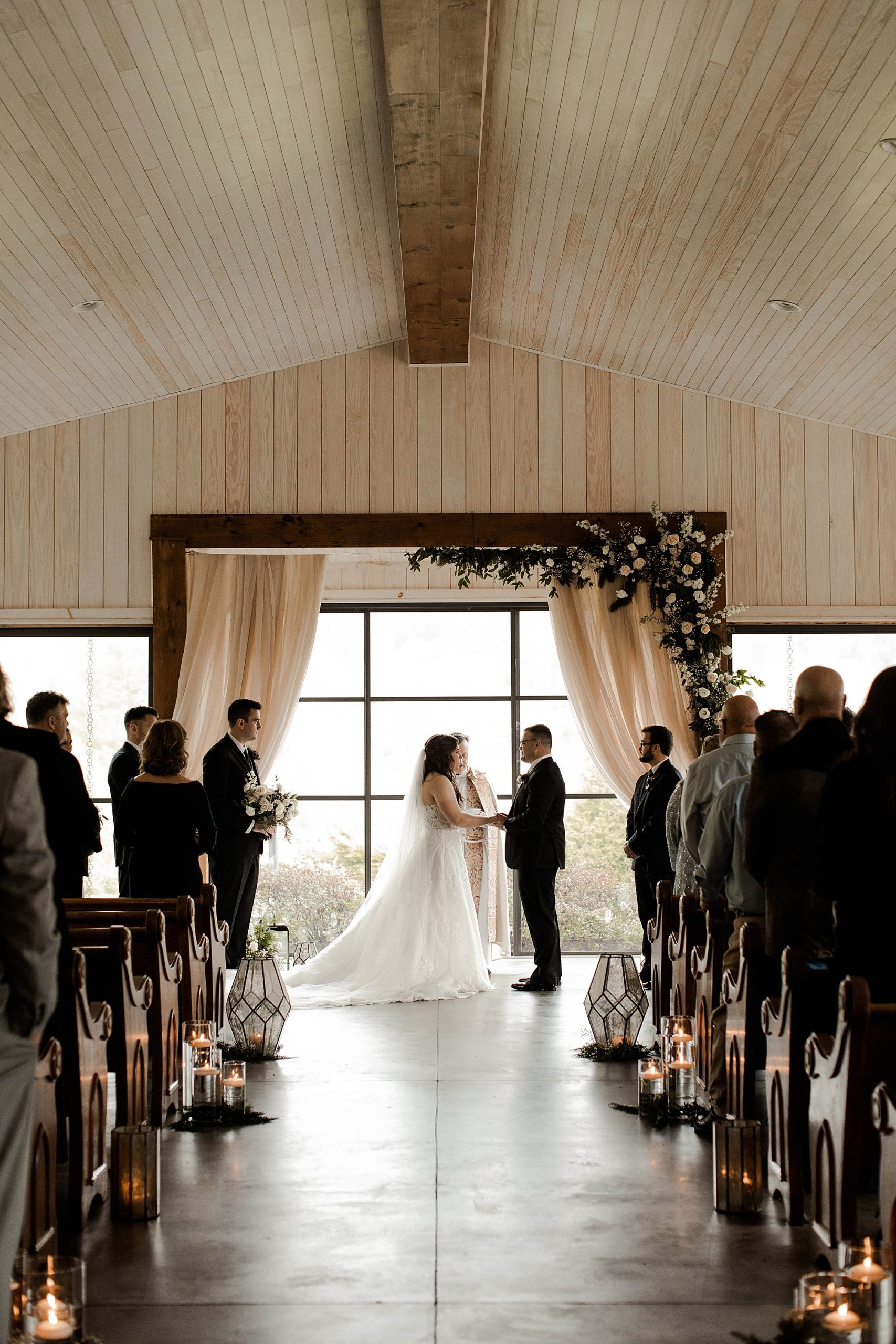 wedding ceremony at Chestnut Ridge